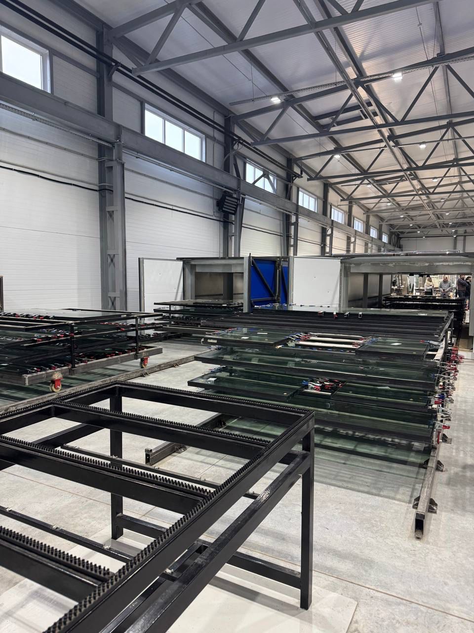 Многослойное стекло с полимерно-силикатной композицией